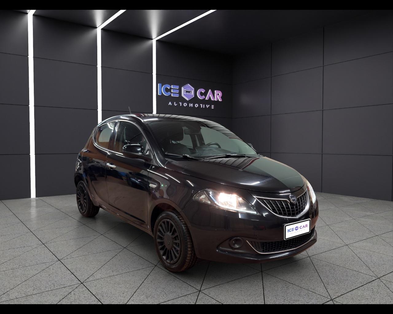 LANCIA Ypsilon 1.0 FireFly 5 porte S&S Hybrid Silver