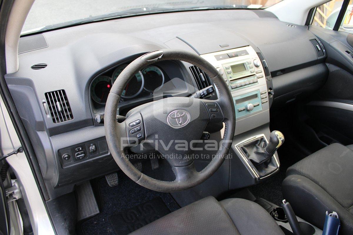 TOYOTA Corolla Verso 1.8 16V Sol
