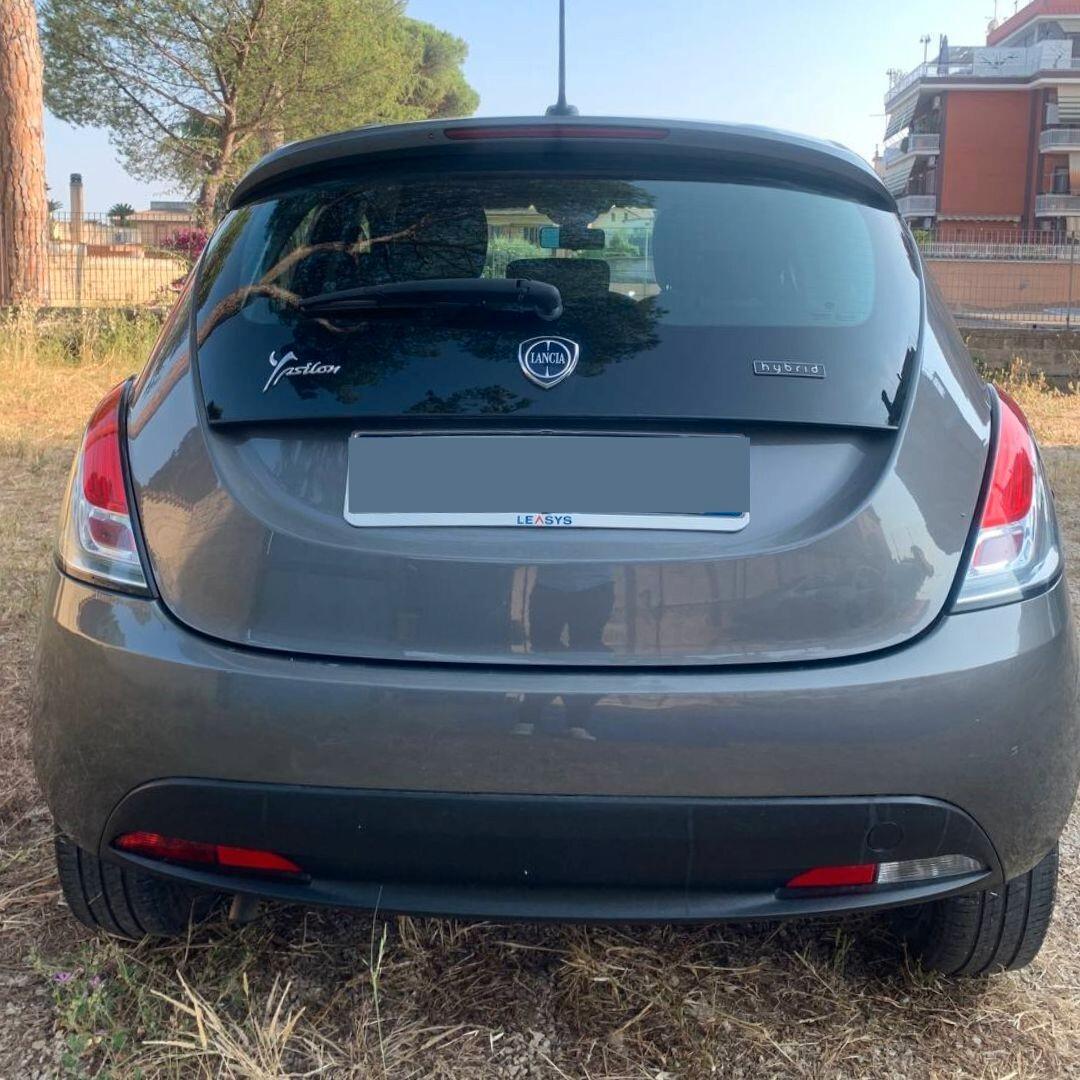 Lancia Ypsilon 1.0 FireFly 5 porte S&S Hybrid Silver UNIPRO.