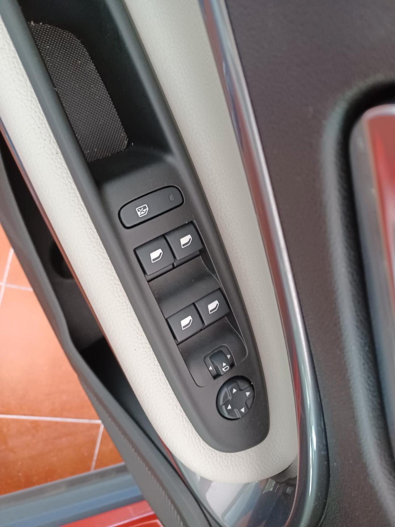 Fiat 600 Hybrid 100 CV DCT MHEV La Prima