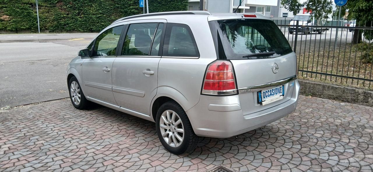 Opel Zafira 1.6 metano 7 posti neopatentati