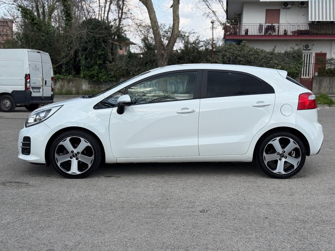 KIA Rio 1.1 CRDi 75cv 2013 5p. Cool