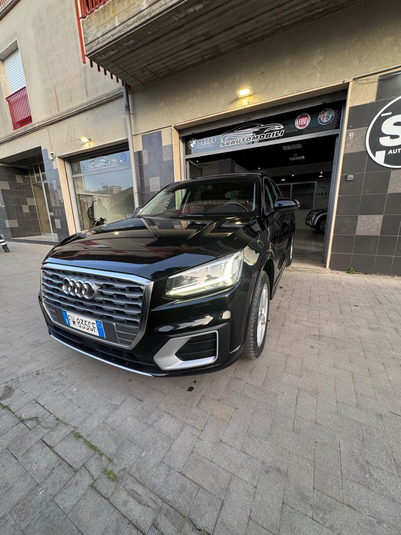 Audi Q2 30 TDI Identity Black