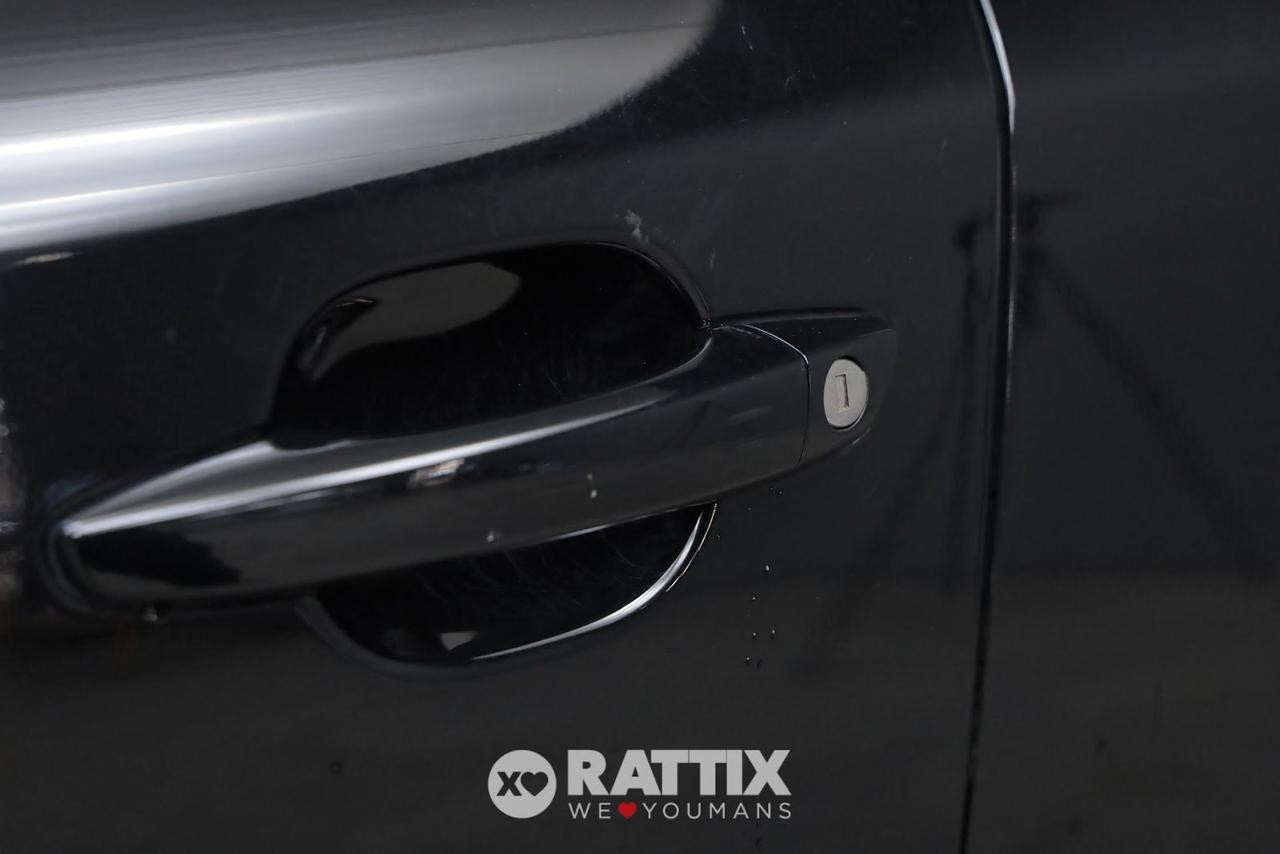 Peugeot e-2008 motore elettrico 100kW Allure Pack