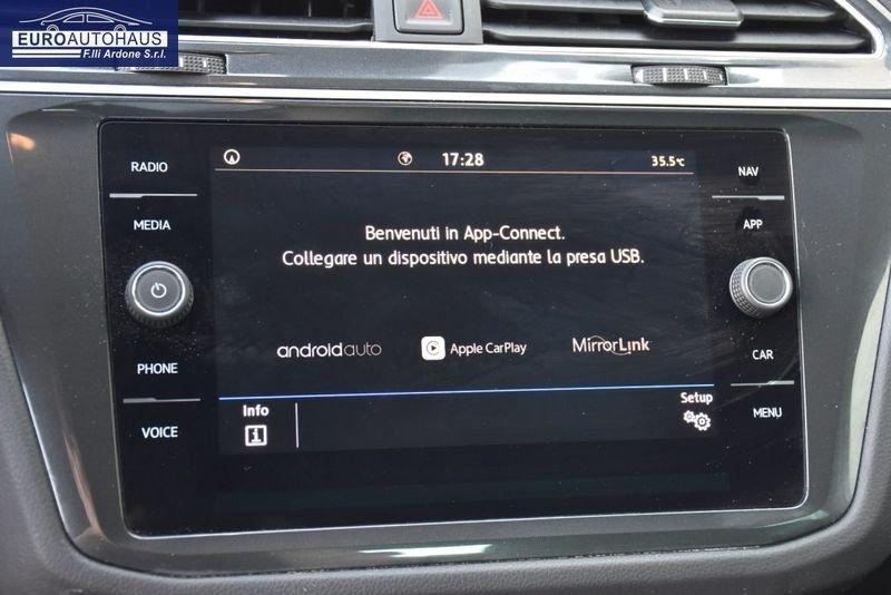 Volkswagen Tiguan 2.0 TDI SCR DSG Business BMT *NAVIGATORE*