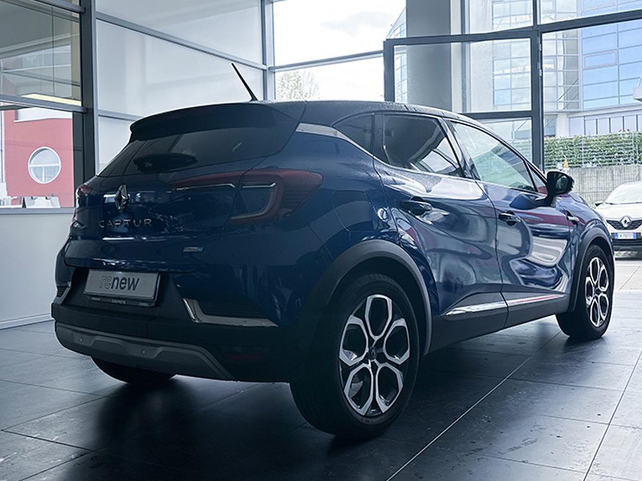 Renault Captur 1.6 e-tech hybrid techno fast track 145cv auto