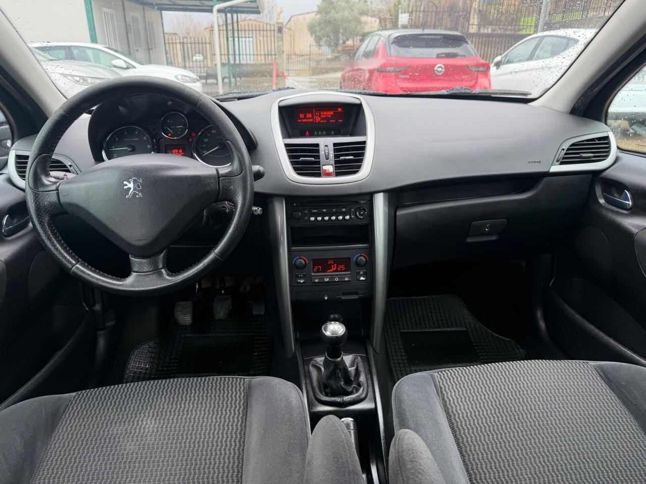 Peugeot 207 1.4 8V 75CV 5p. ONE Line