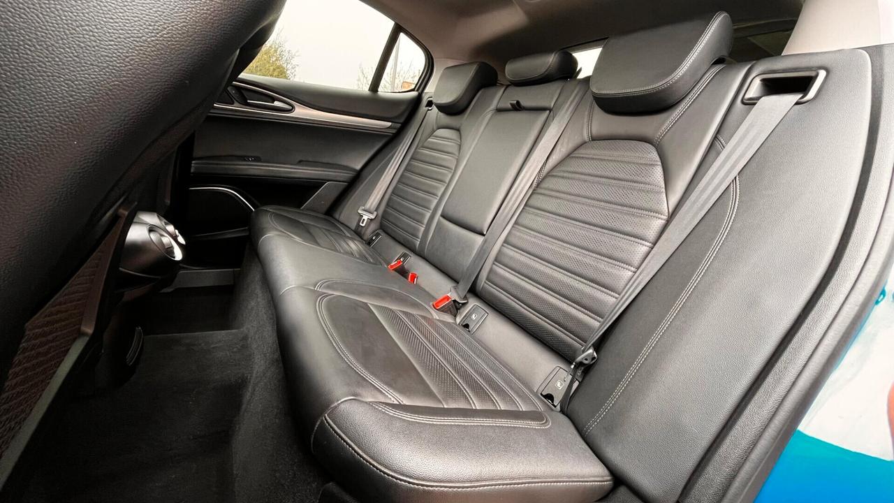 Alfa Romeo Stelvio 2.2 210 CV AT8 Q4 Veloce