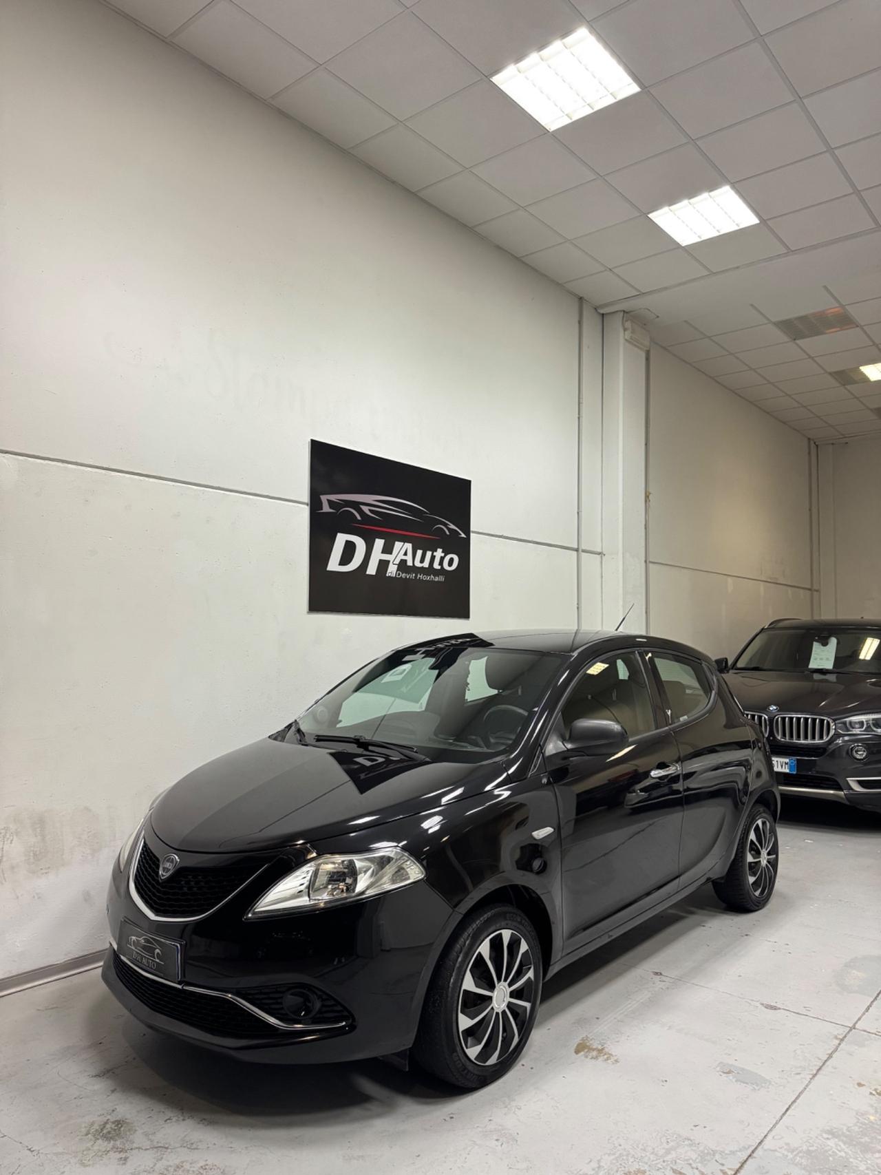 Lancia Ypsilon 1.2 69 CV 5 porte Platinum