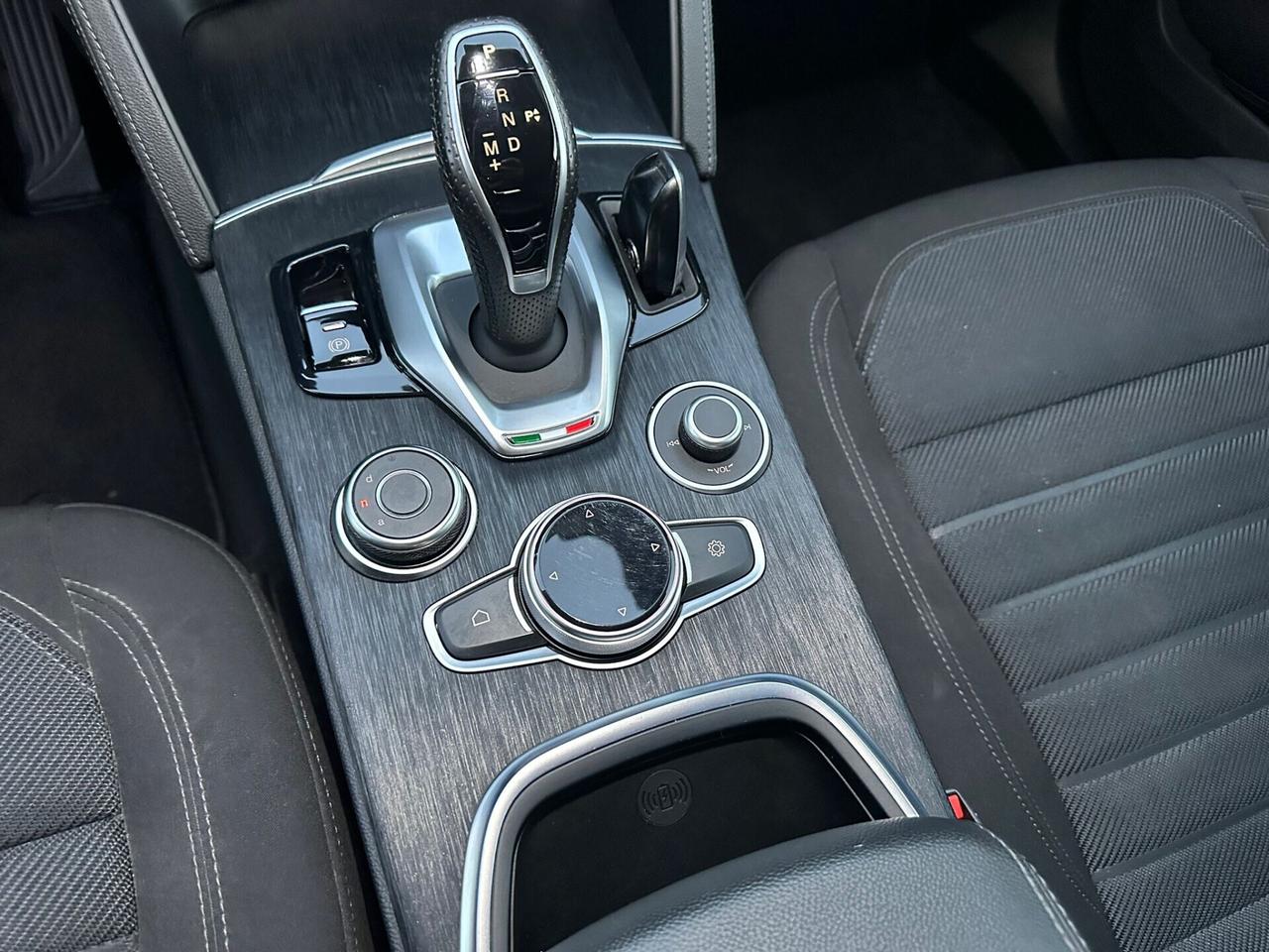 Alfa Romeo Stelvio 2.0.2.0