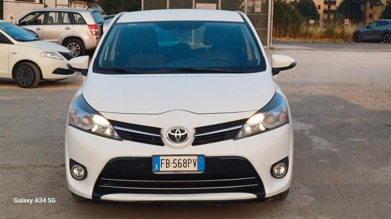 Toyota Verso 1.6 D-4D Style 7 Posti