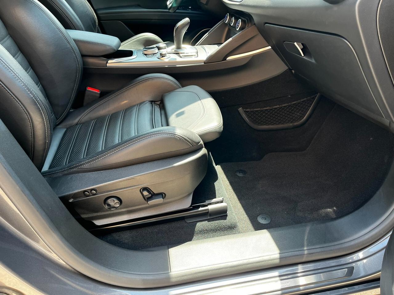 Alfa Romeo Stelvio 2.2 Turbodiesel 210CV AT8 Q4 Veloce