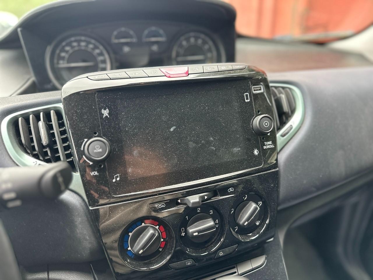 LANCIA Ypsilon III 2021 - Ypsilon 1.0 firefly hybrid Gold s&s 70cv