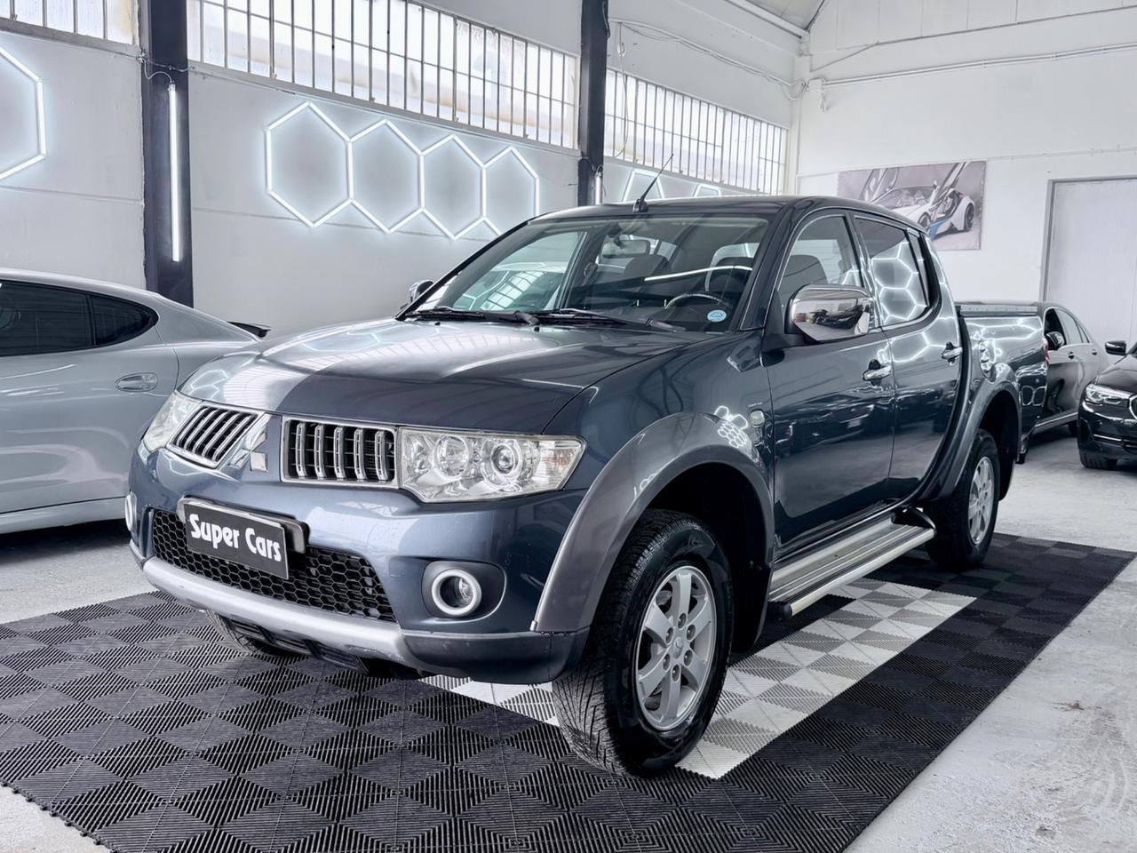 Mitsubishi L200 2.5 DI-D/136CV Double Cab Invite 2011