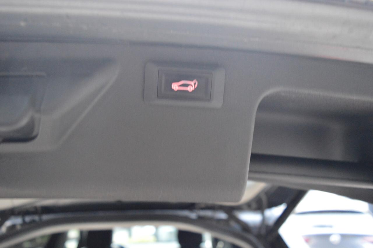 Land Rover Discovery Sport 2.0 TD4 150 CV HSE