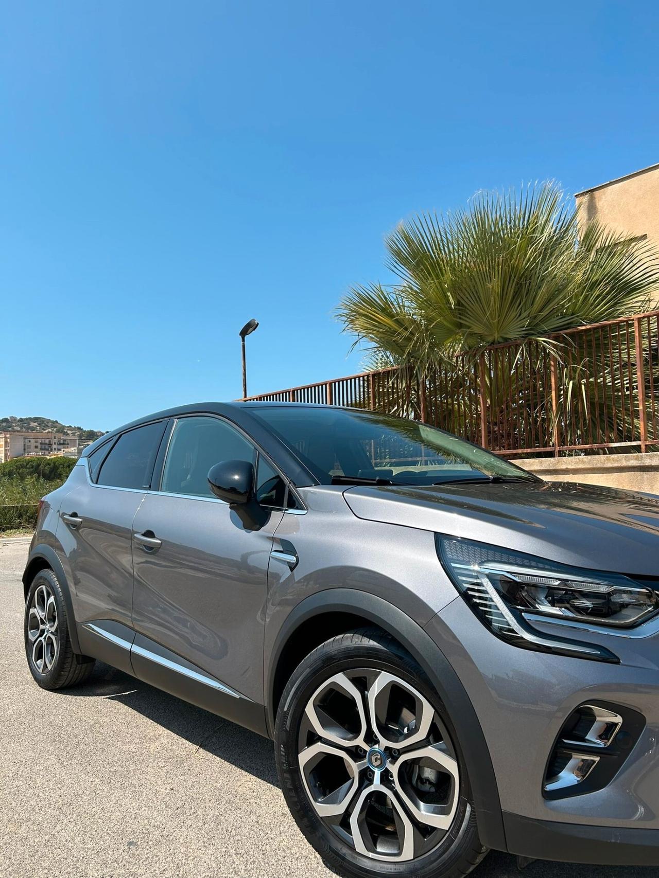 Renault Captur Plug-in Hybrid E-Tech Intens