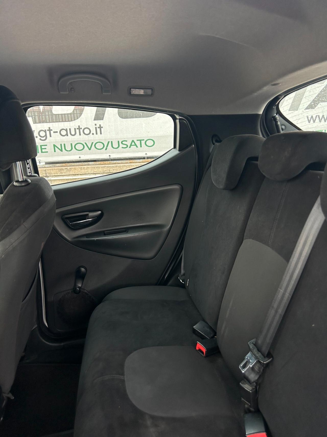 Lancia Ypsilon 1.3 MJT 95CV 5P