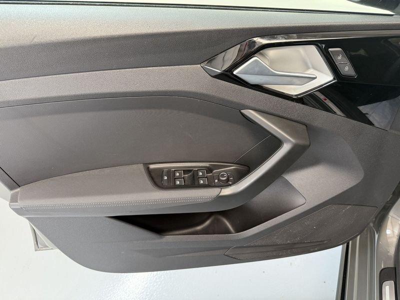 Audi A1 SPB 30 TFSI Black Edition S-line + C.Play + Led