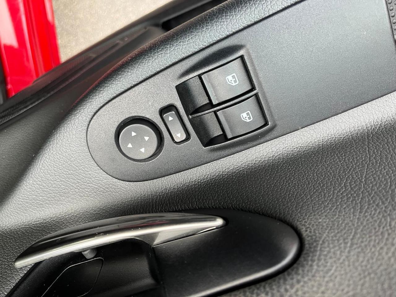 Lancia y-1.2 “ecochic” gpl -full-2013