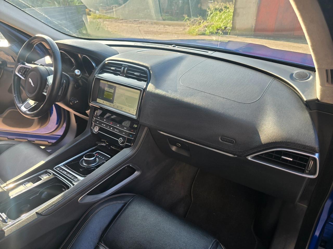 Jaguar F-Pace 2.0 D 180 CV AWD aut. Prestige