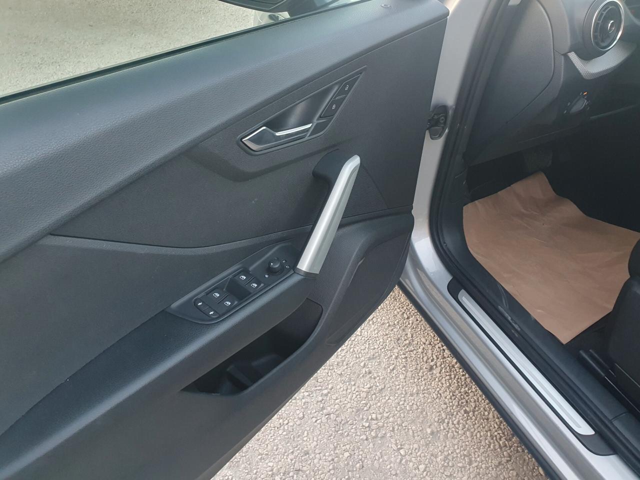 Audi Q2 35 TDI quattro S tronic Identity Black