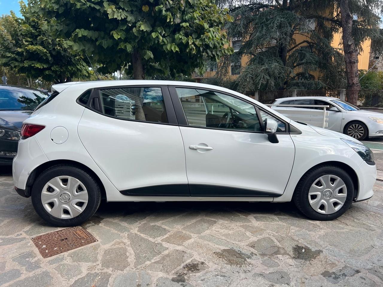 RENAULT CLIO 1.2 5P 73CV LIVE NEOPATENTATI
