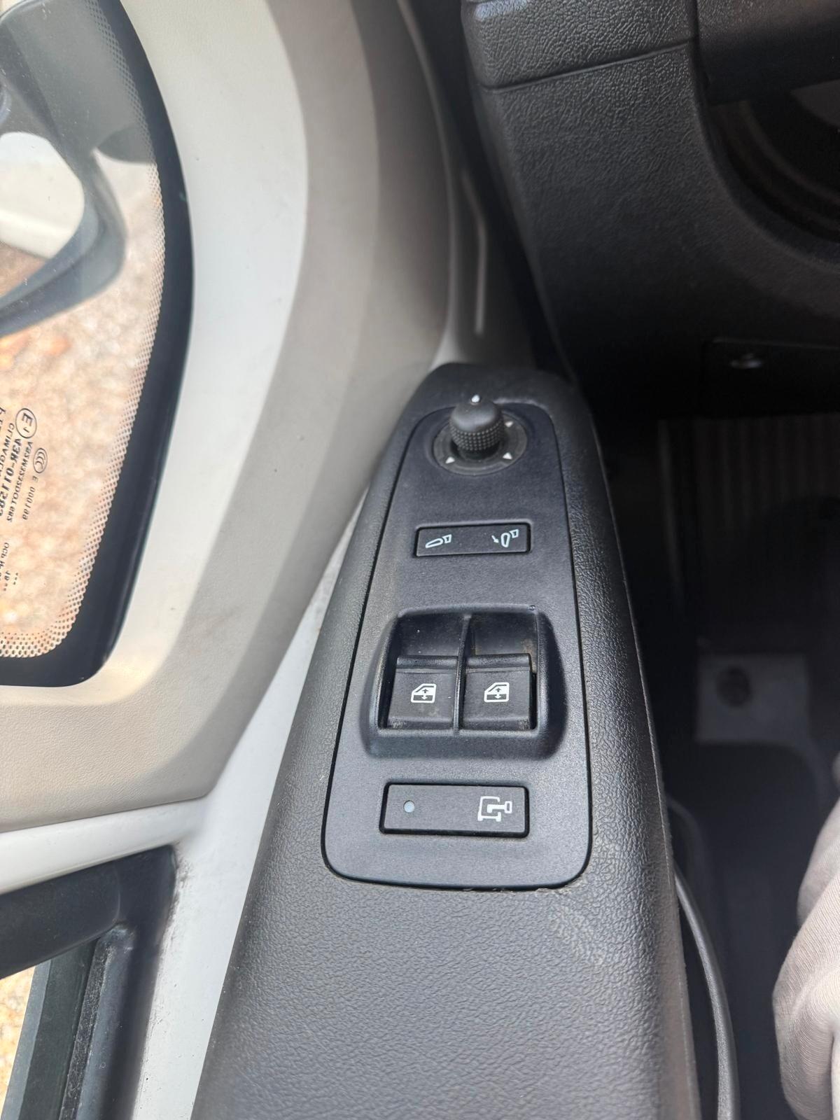 Peugeot Boxer 330 BlueHDi 120 S&S PC-TN Combi Comfort