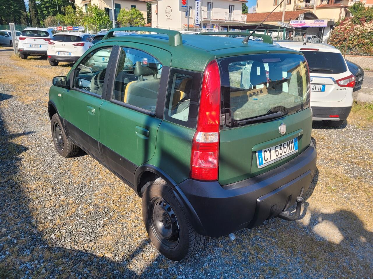 Fiat Panda 1.3 MJT 16V 4x4 con GANCIO TRAINO