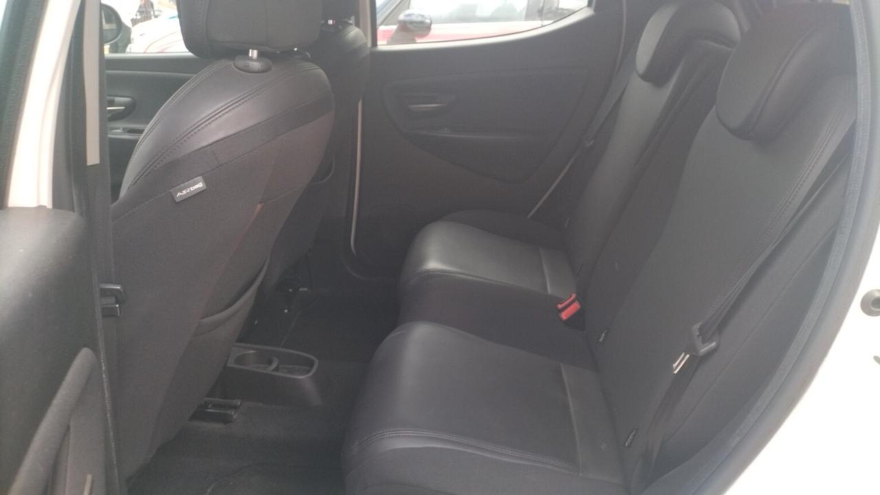 Lancia Ypsilon 1.3 MJT 16V 95 CV PLATINUM