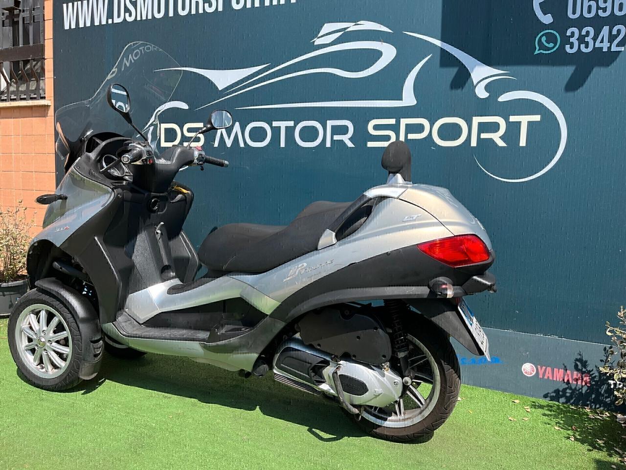 Piaggio MP3 LT PATENTE B