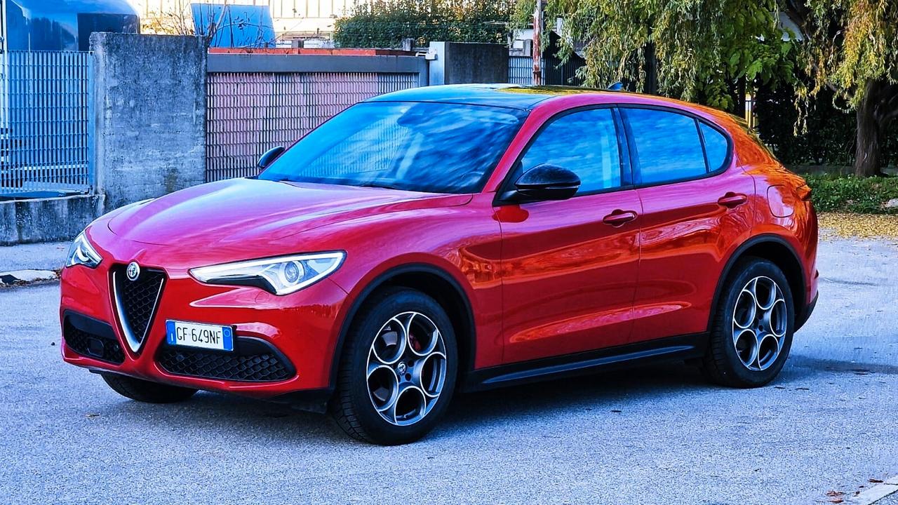 Alfa Romeo Stelvio 2.2 Turbodiesel 160 CV Rosso Edizione Gancio Traino