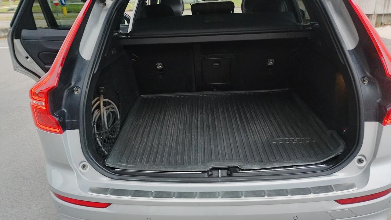 Volvo XC 60 XC60 T6 Recharge Plug-in Hybrid AWD automatico Ultimate Dark