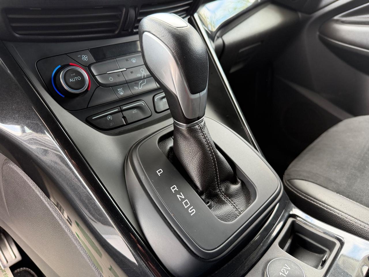 Ford Kuga 1.5 TDCI 120 CV S&S 2WD Powershift ST-Line