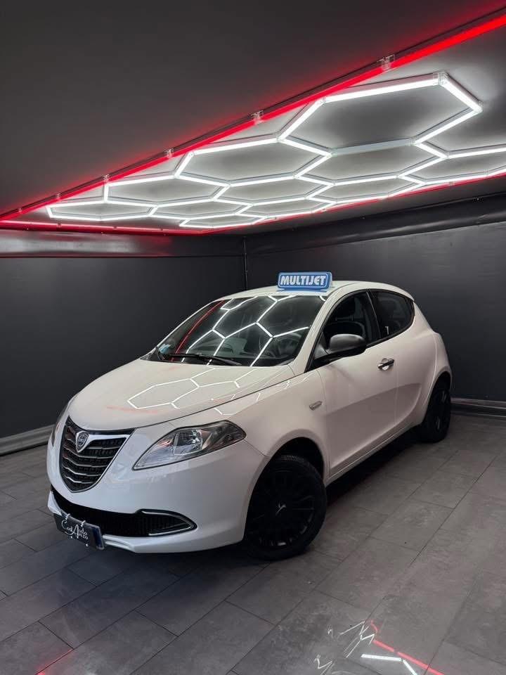 Lancia Ypsilon 1.3 MJT 95 CV NUOVA 11/2015