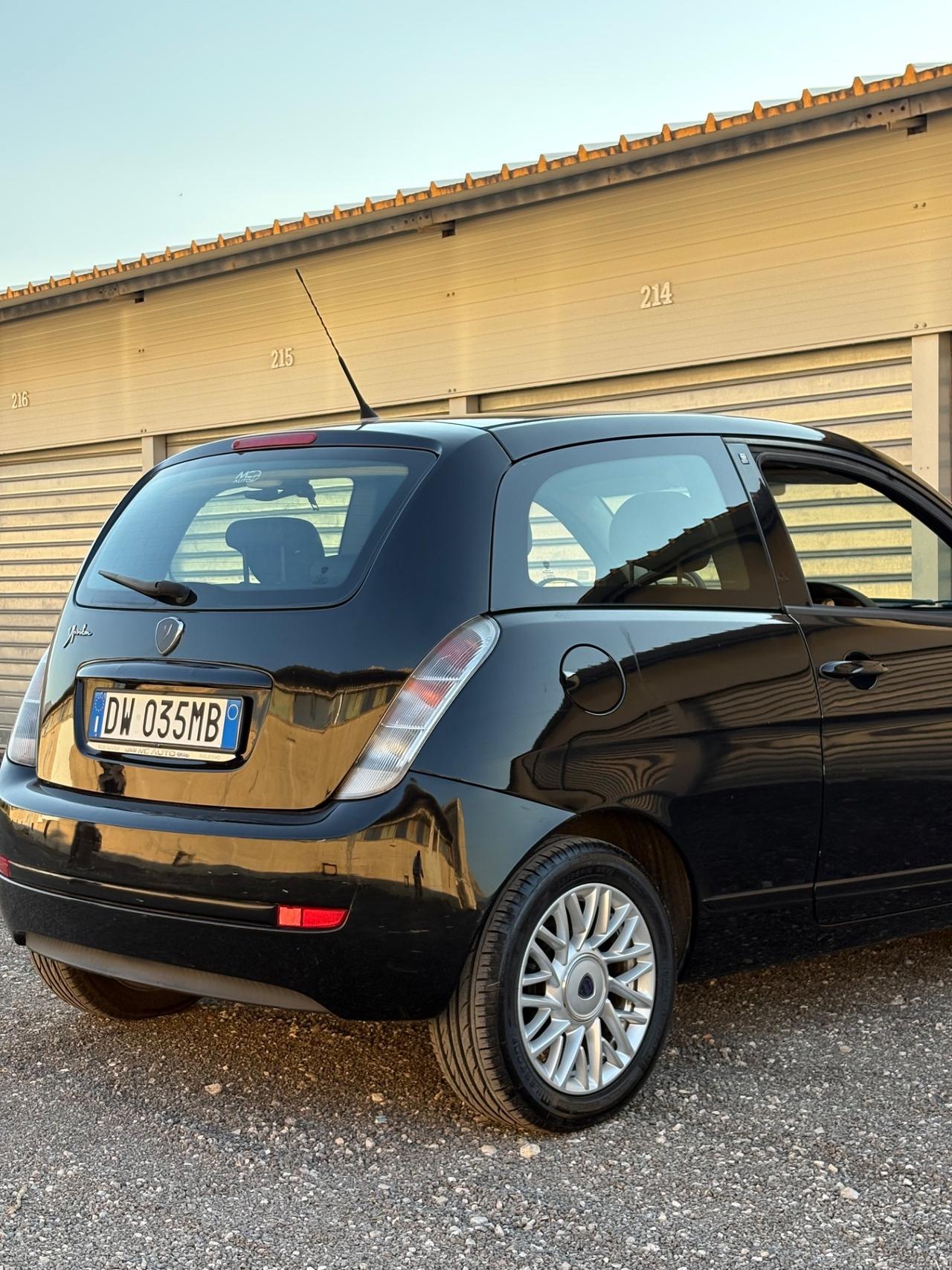 Lancia Ypsilon 1.4 Argento Ecochic GPL