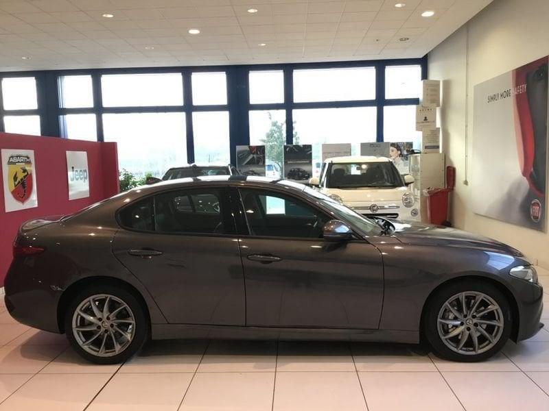 Alfa Romeo Giulia 2.2 T-D 150CV TECH EDITION USATO GARANTITO