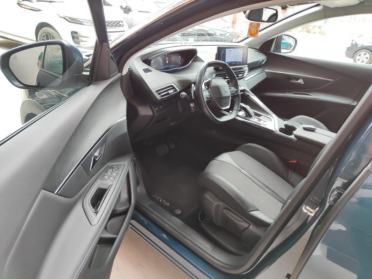 Peugeot 3008 BlueHDi 130 S&S EAT8 Allure