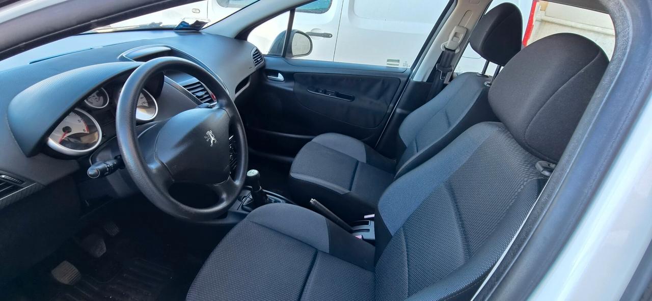 Peugeot 207 1.4 HDi 70CV FAP 5p. X Line