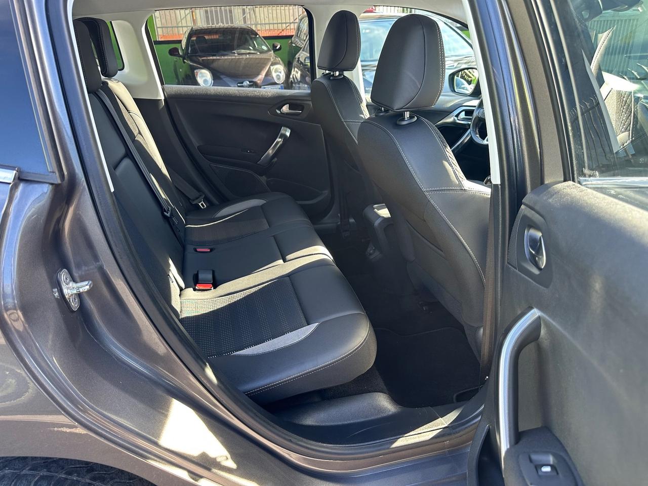 Peugeot 2008 HDi 120 Black Matt 100.000 Km