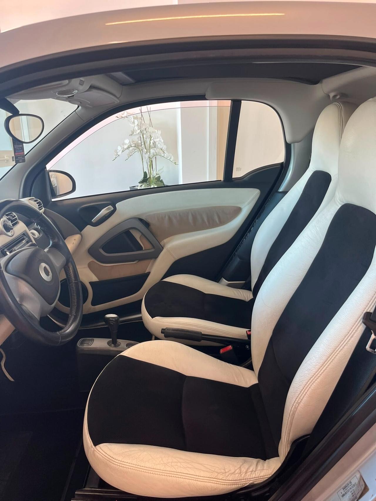 Smart ForTwo 1000 52 kW MHD coupé passion