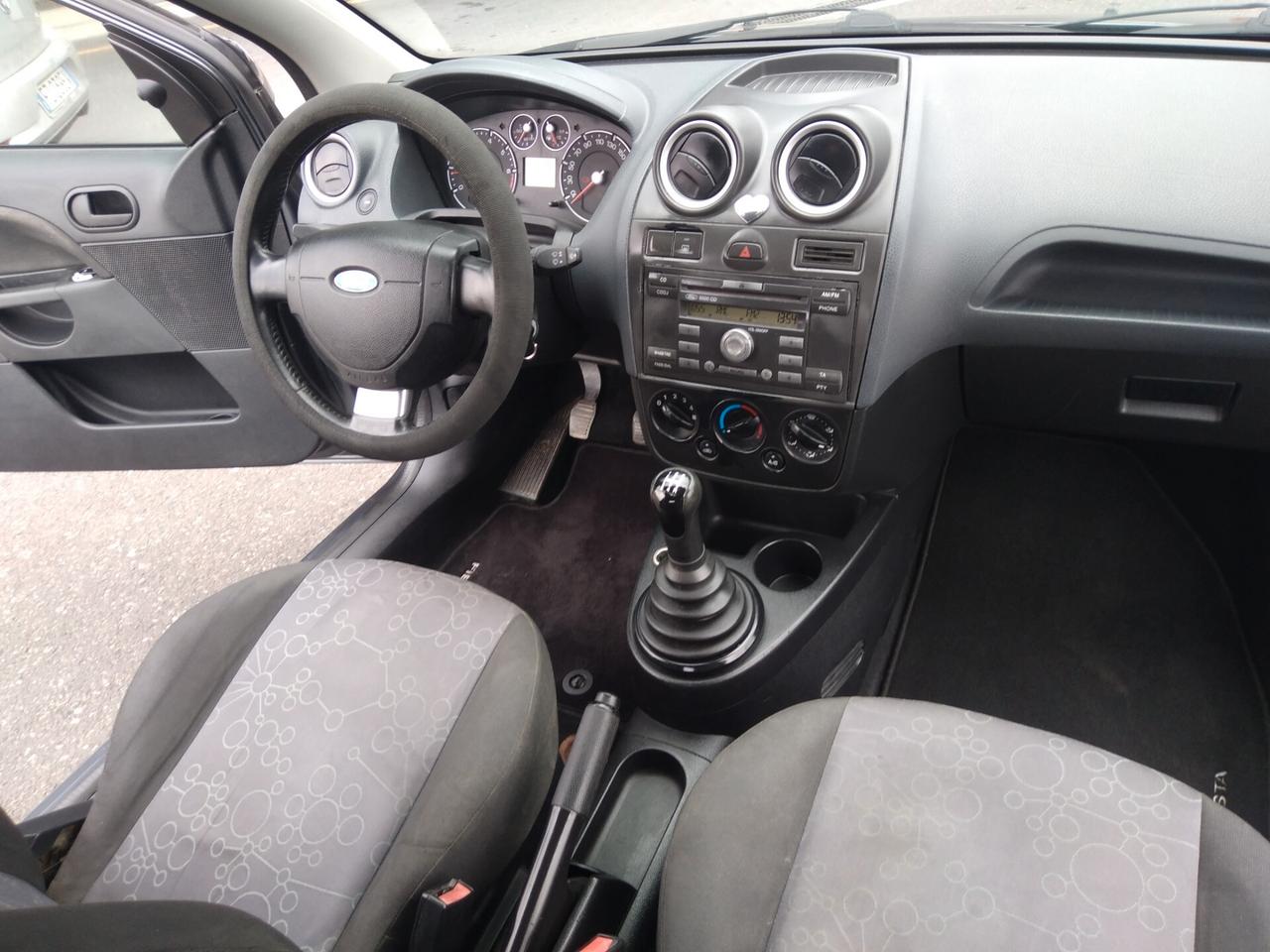 Ford Fiesta 1.2 16V 3p. Ghia x neopatentati