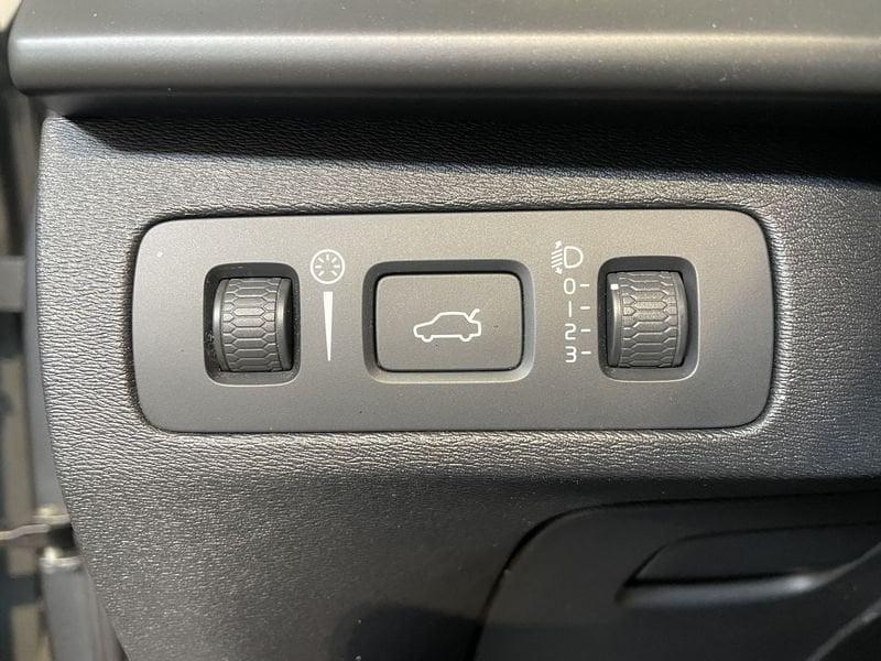 Volvo XC90 D4 Geartronic 7 posti Kinetic