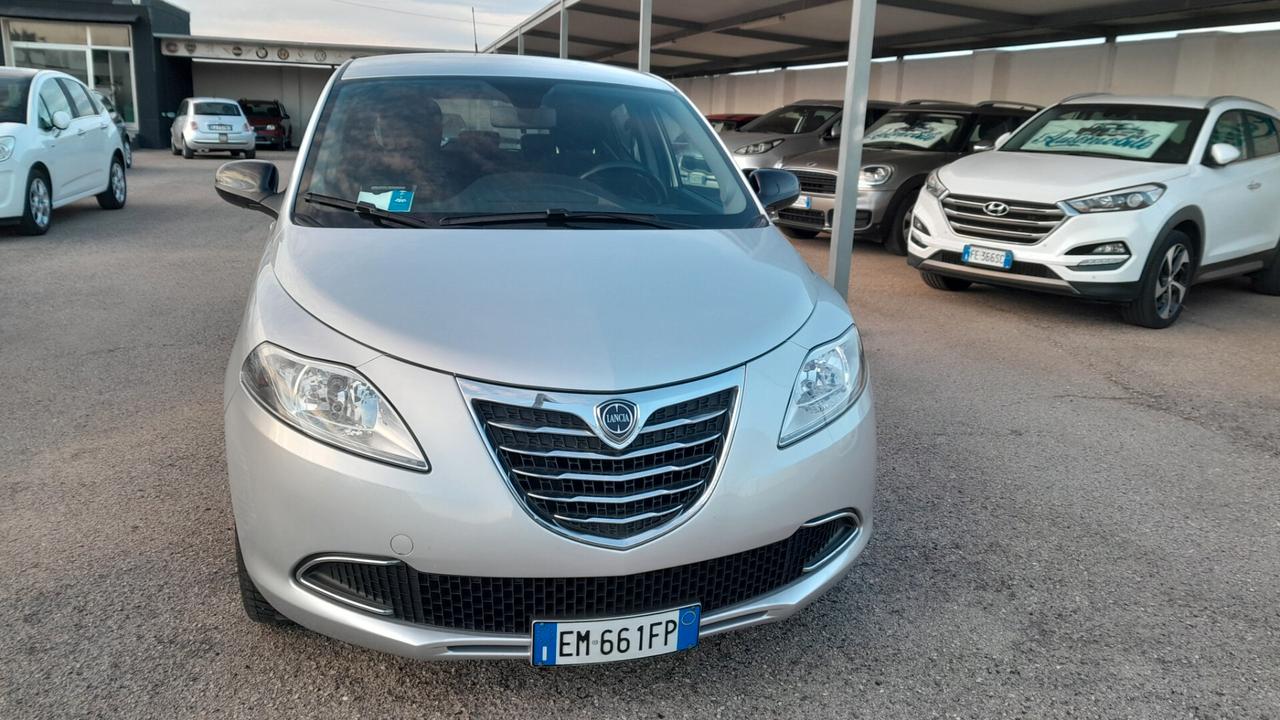 Lancia Ypsilon 1.2 69 CV Unyca