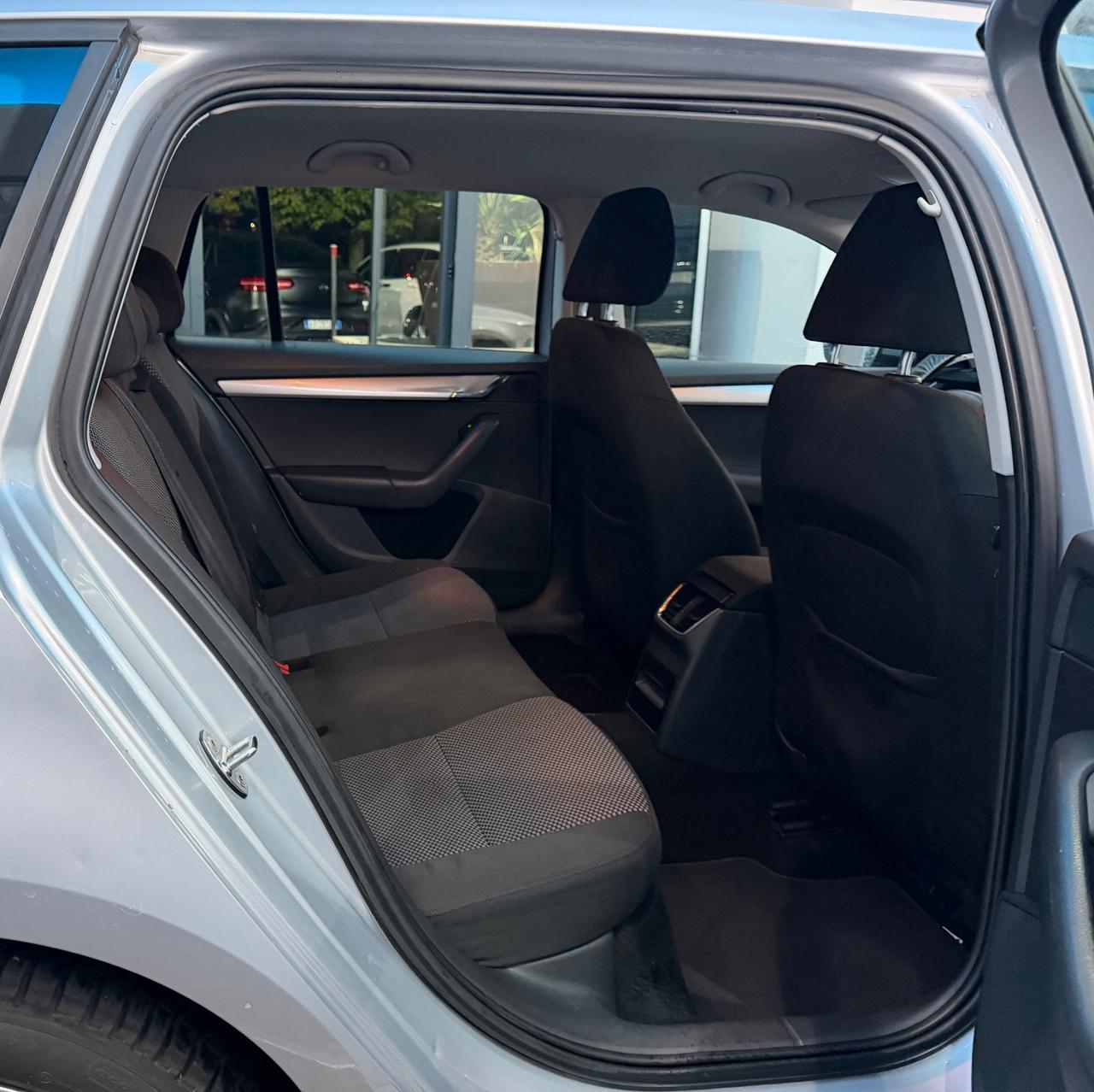 Skoda Octavia 1.6 TDI CR 105 CV Elegance