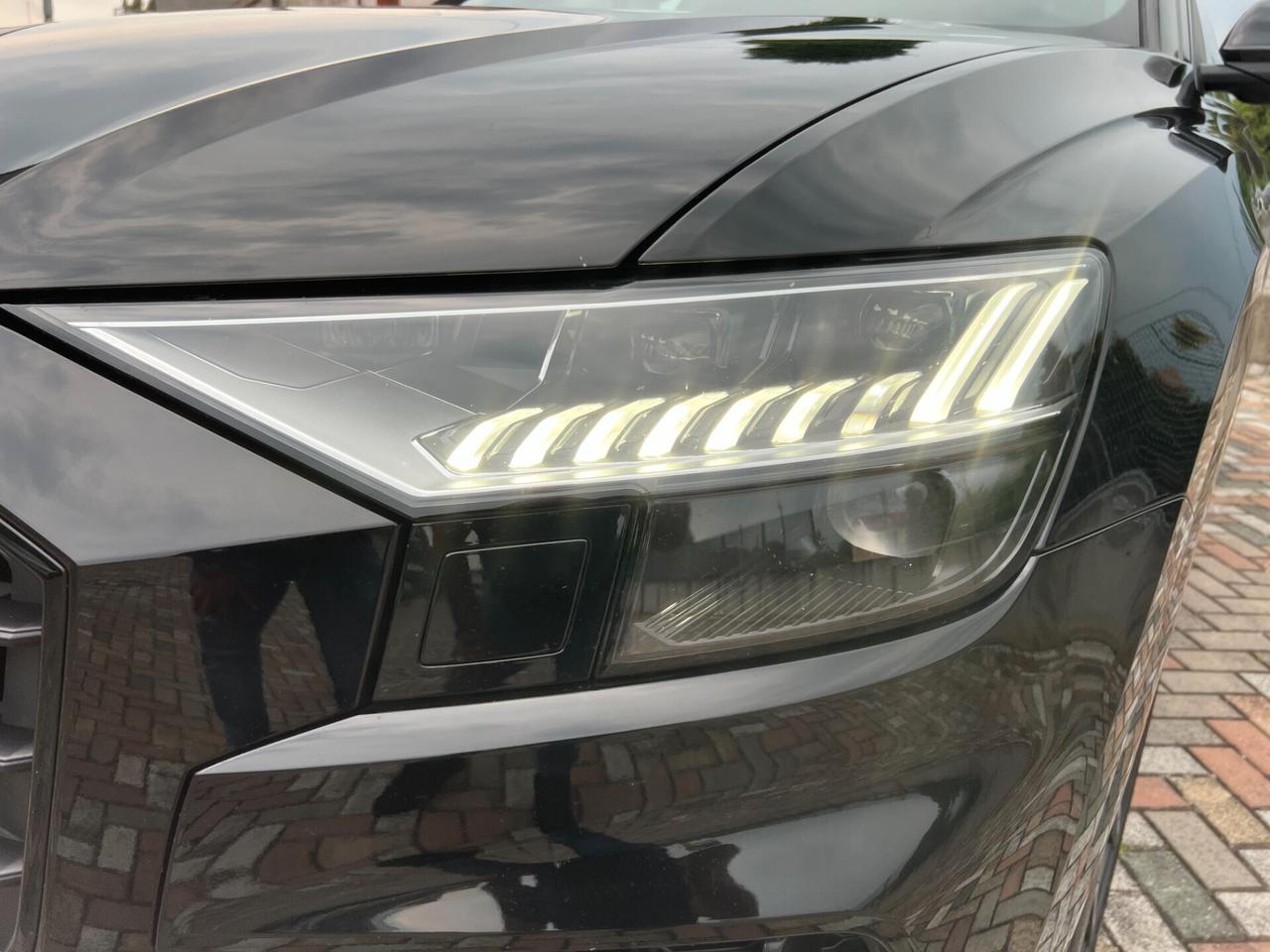 Audi Q8 55 TFSI e quattro tiptronic Sport