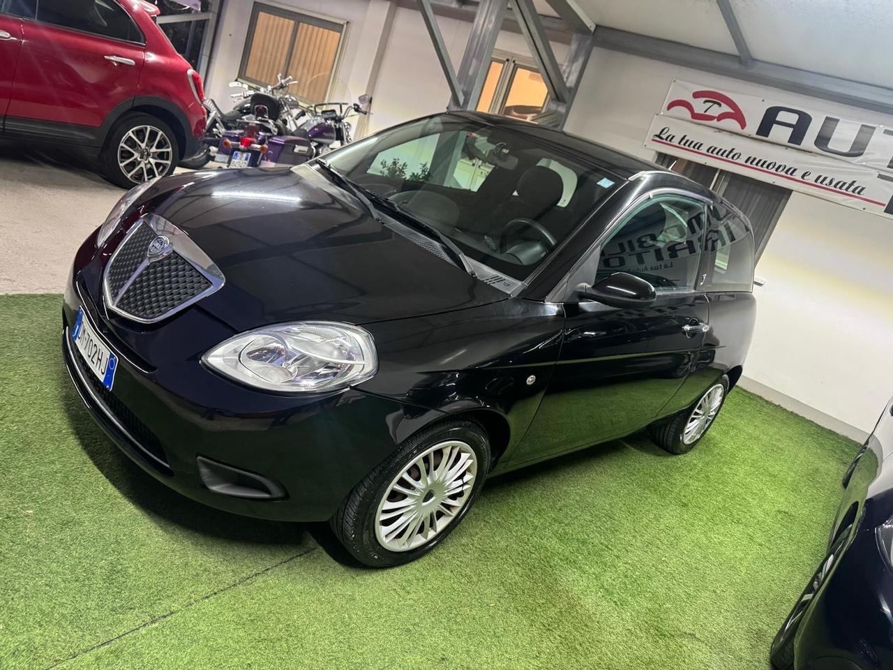 Lancia Ypsilon 1.2 modamilano