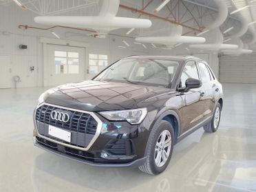 AUDI Q3 40 TDI quattro S tronic Business