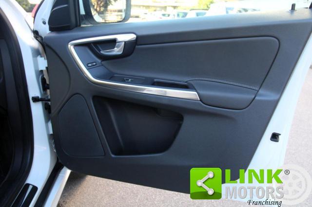 VOLVO XC60 D3 Geartronic R-design Momentum