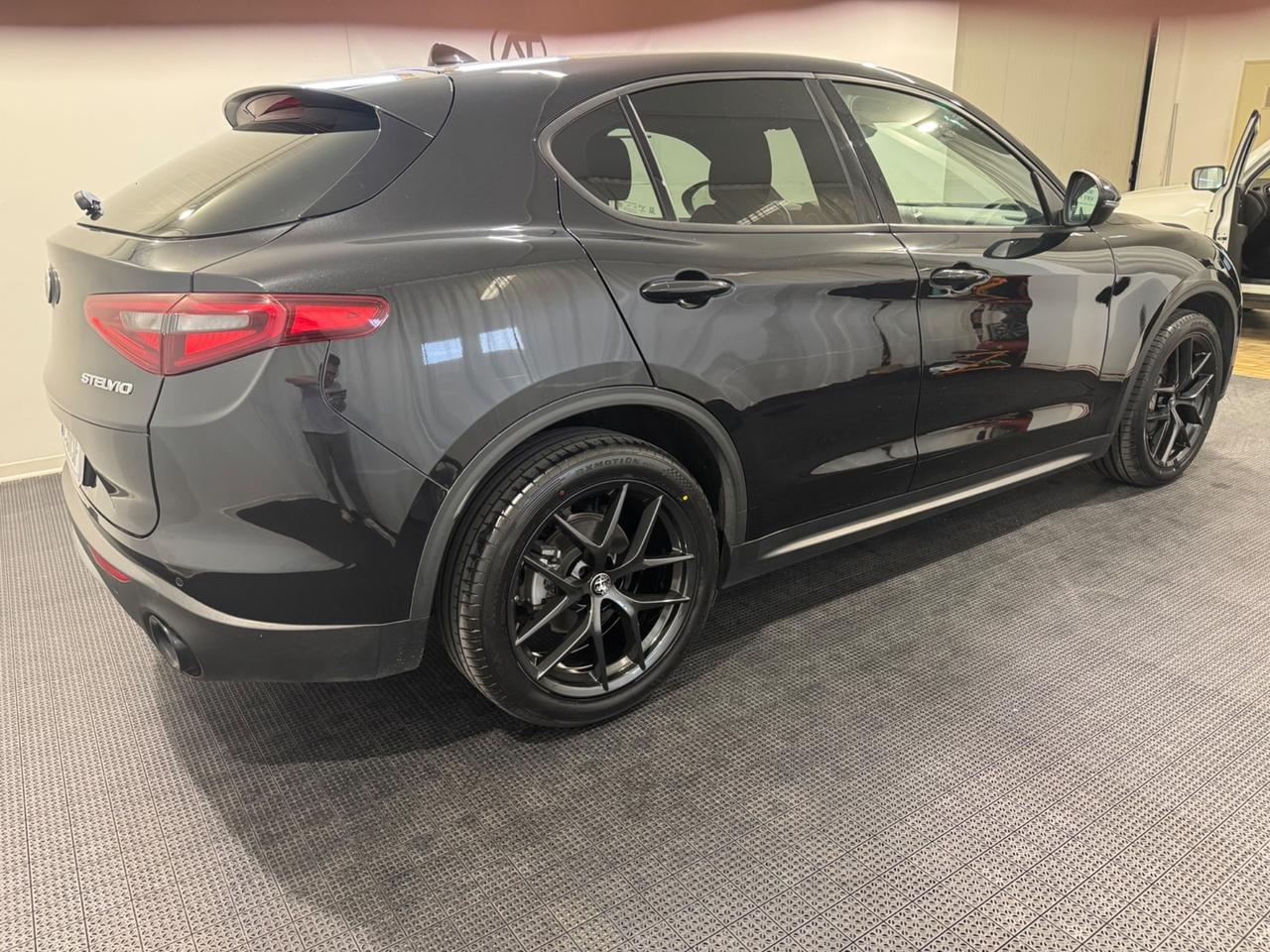 Alfa Romeo Stelvio 2.2 Turbodiesel 190 CV AT8 Q4 Sprint