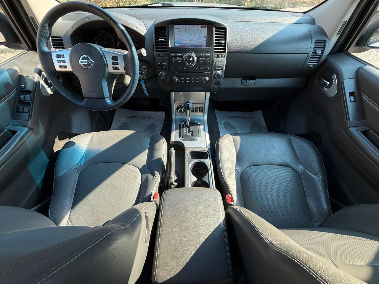 Nissan Navara 3.0 dCi V6 230CV AUTOM. Double Cab LE